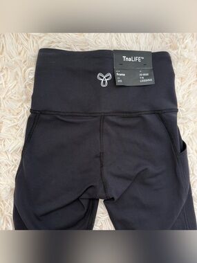 NWT Aritzia TNA Frame High-Rise 7/8 Black Leggings